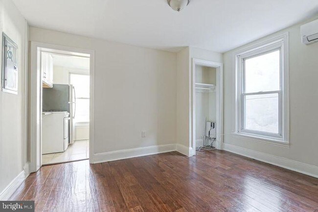 4639 Umbria St-Unit -2 in Philadelphia, PA - Building Photo - Building Photo