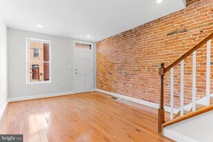1819 Light St in Baltimore, MD - Building Photo