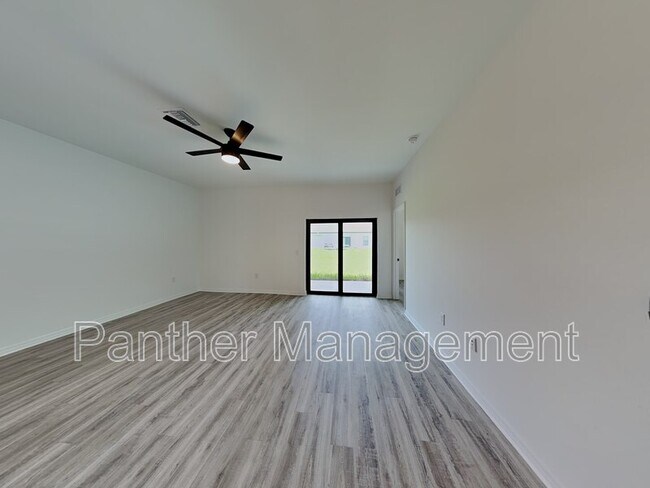 4617-4619 30th St SW in Lehigh Acres, FL - Building Photo - Building Photo