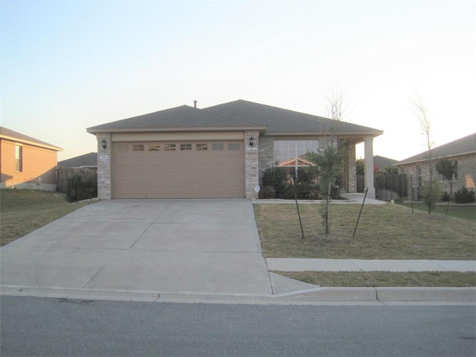 1117 Clayton Dr in Leander, TX - Building Photo