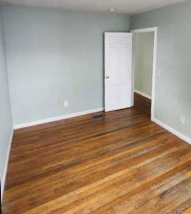 64 James St in Bridgeport, CT - Building Photo - Building Photo