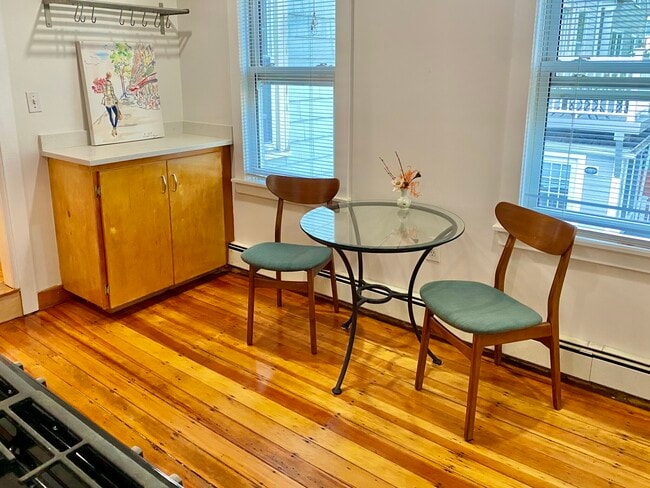 30 Fairmont Ave, Unit 2 in Cambridge, MA - Foto de edificio - Building Photo