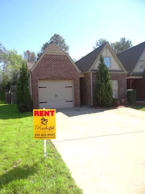 property at 2472 Ridgemont Dr