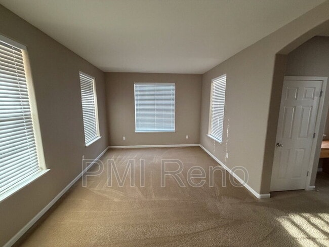 9070 Jack Hammer Ct in Reno, NV - Building Photo - Building Photo