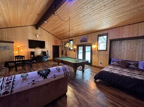 19111 Shoshone Rd in Bend, OR - Building Photo - Building Photo