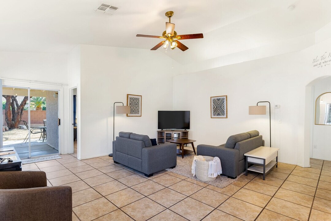 7435 W Sonesta Dr-Unit -ID1247675P in Tucson, AZ - Foto de edificio