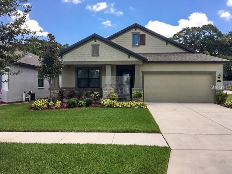 812 Vino Verde Cir in Brandon, FL - Building Photo