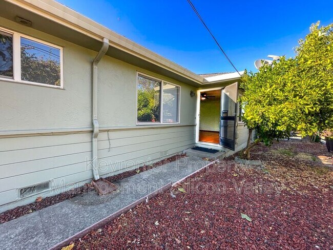 2182 East Ave in Hayward, CA - Building Photo - Building Photo