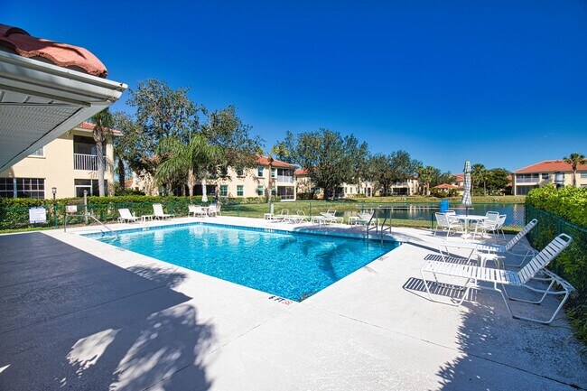 904 Casa Del Lago Way in Venice, FL - Building Photo - Building Photo