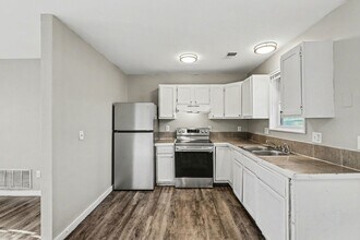 8024 Montgall Ave in Kansas City, MO - Building Photo - Building Photo