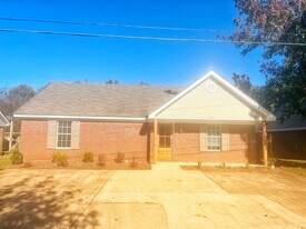 205 Cotton Creek Cove in Oxford, MS - Building Photo
