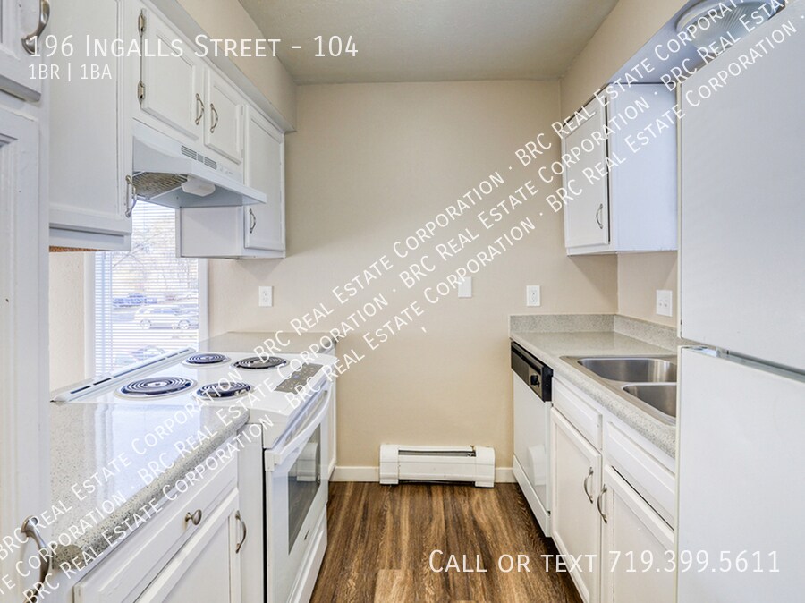 196 Ingalls St in Lakewood, CO - Building Photo