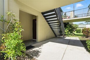 1799 N Highland Ave in Clearwater, FL - Building Photo