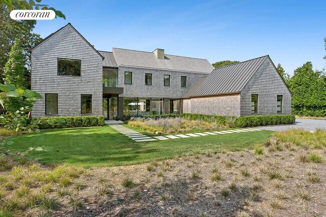 14 East Dr in Sag Harbor, NY - Building Photo - Building Photo