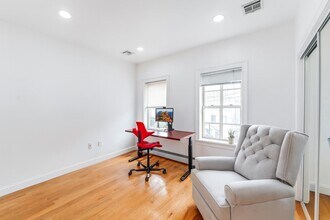 163 Grand St in Jersey City, NJ - Building Photo - Building Photo
