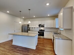 2028 The Ln NE in Lawrenceville, GA - Building Photo - Building Photo