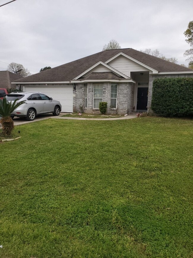 254 Maple Ln in Conroe, TX - Building Photo - Building Photo