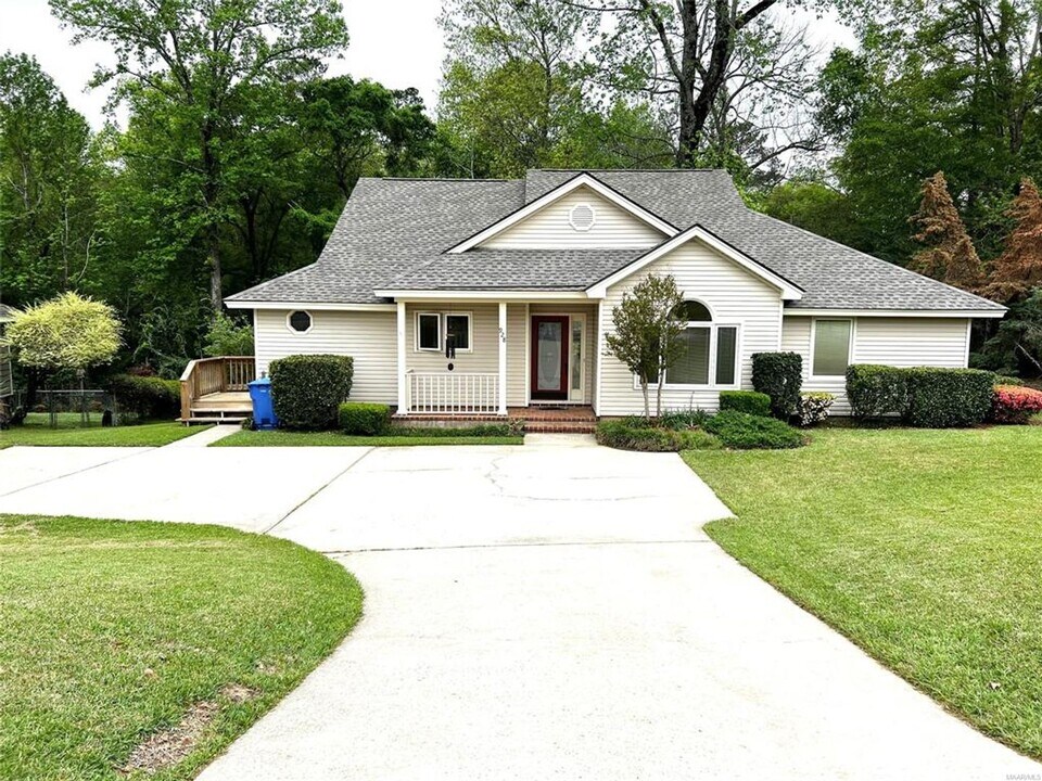 928 Running Brook Dr in Prattville, AL - Building Photo