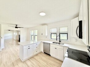 1426 40th St S in St. Petersburg, FL - Building Photo - Building Photo