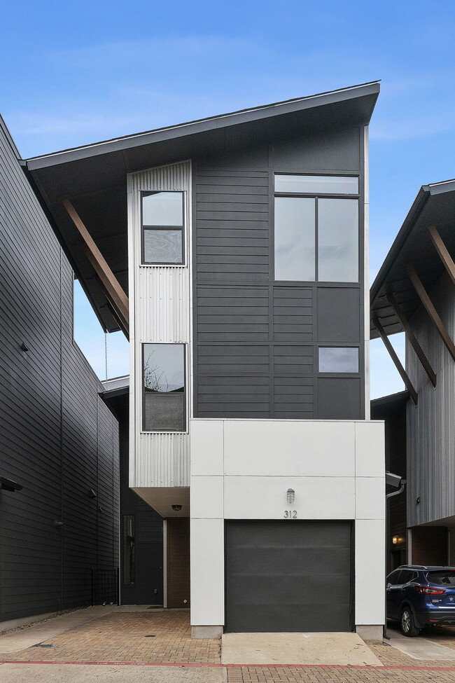 312 Ashley Dawn Ln, Unit 312 Ashley Dawn Lane in Austin, TX - Foto de edificio - Building Photo