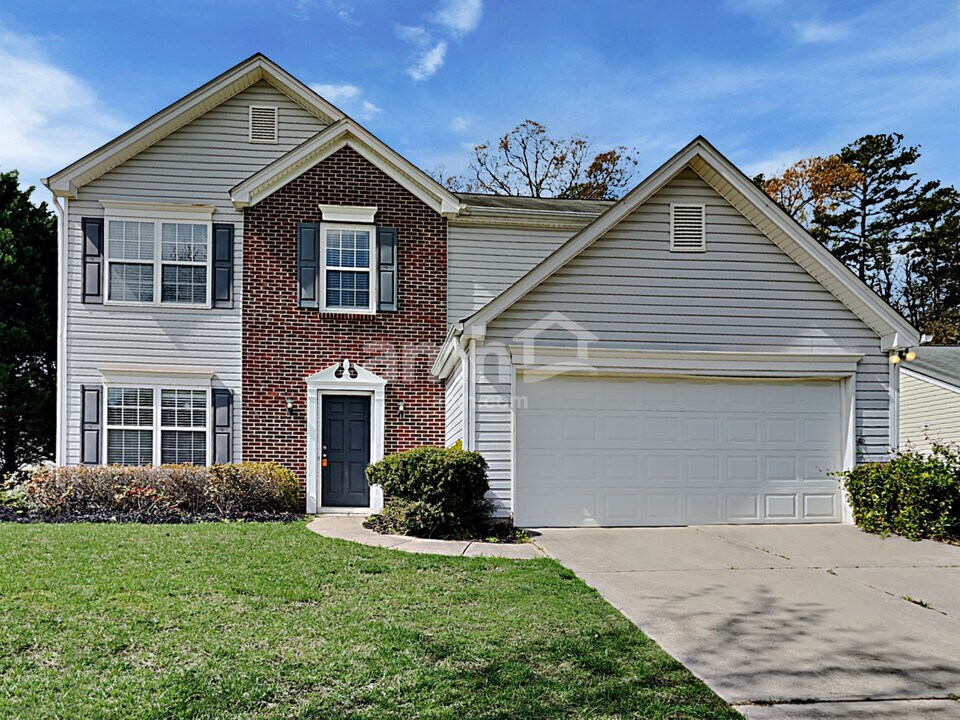 3601 Edgeview Dr in Indian Trail, NC - Building Photo