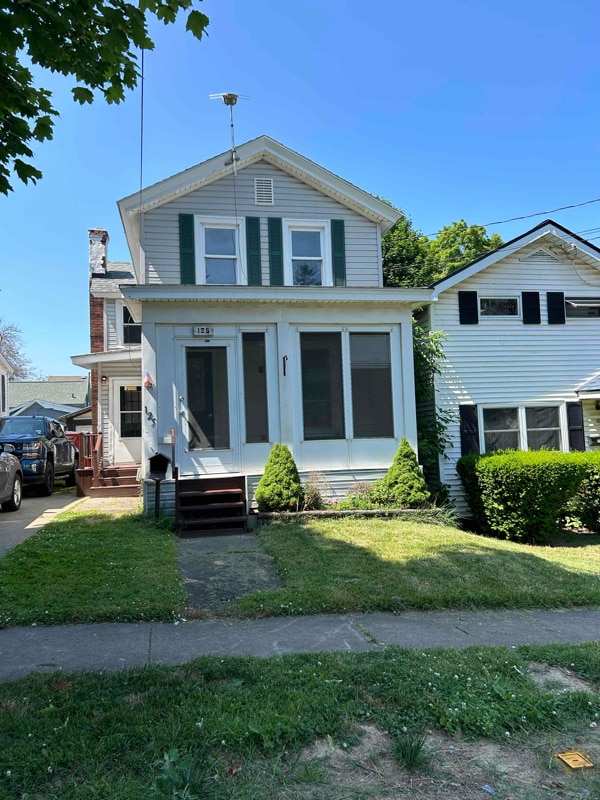 property at 125 E Utica St