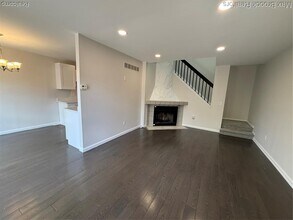 31186 Country Way in Farmington Hills, MI - Building Photo - Building Photo