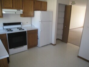 425 N Eric Dr, Unit 3A in Palatine, IL - Foto de edificio - Building Photo