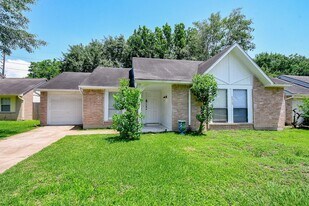 6915 Jeb Stuart Dr in Richmond, TX - Building Photo