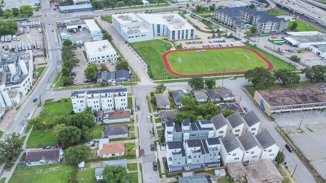 3310 Pease St in Houston, TX - Building Photo - Building Photo