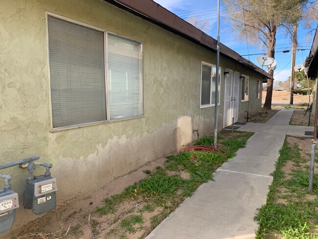 808 Commercial Ave in Ridgecrest, CA - Building Photo - Building Photo