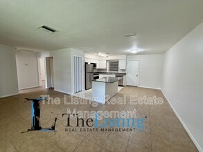 6805 Mathers Ln in Riverview, FL - Building Photo - Building Photo