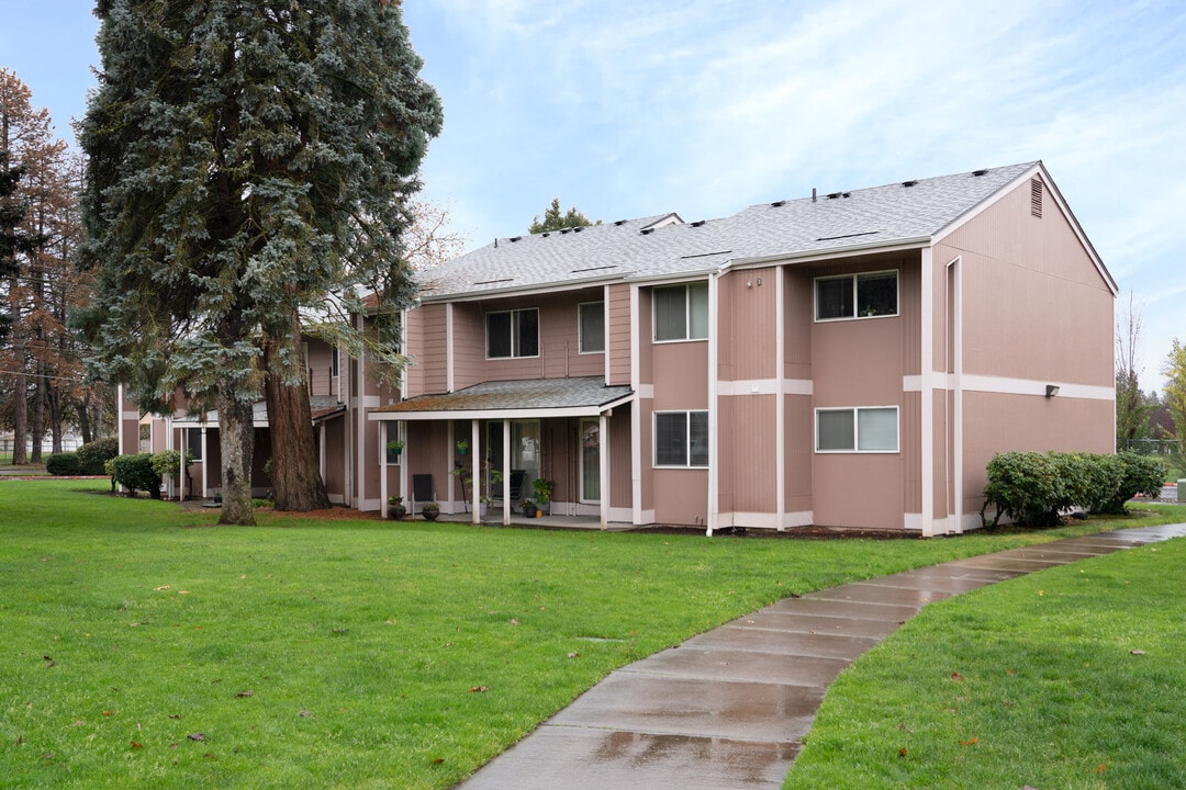 Fort Vancouver Terrace in Vancouver, WA - Foto de edificio