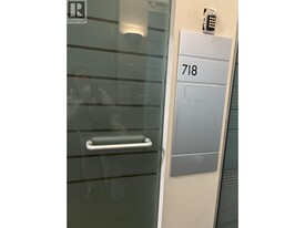 938 Howe St in Vancouver, BC - Building Photo