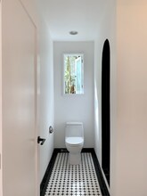 6251 Holly Mont Dr, Unit 6251 Holly Mont Dr in Los Angeles, CA - Foto de edificio - Building Photo