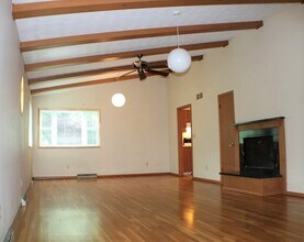 614 Greenwood Dr in Iowa City, IA - Building Photo - Building Photo