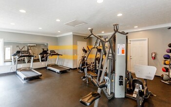 The Village at Crestview Apartments in Madison, TN - Foto de edificio - Building Photo