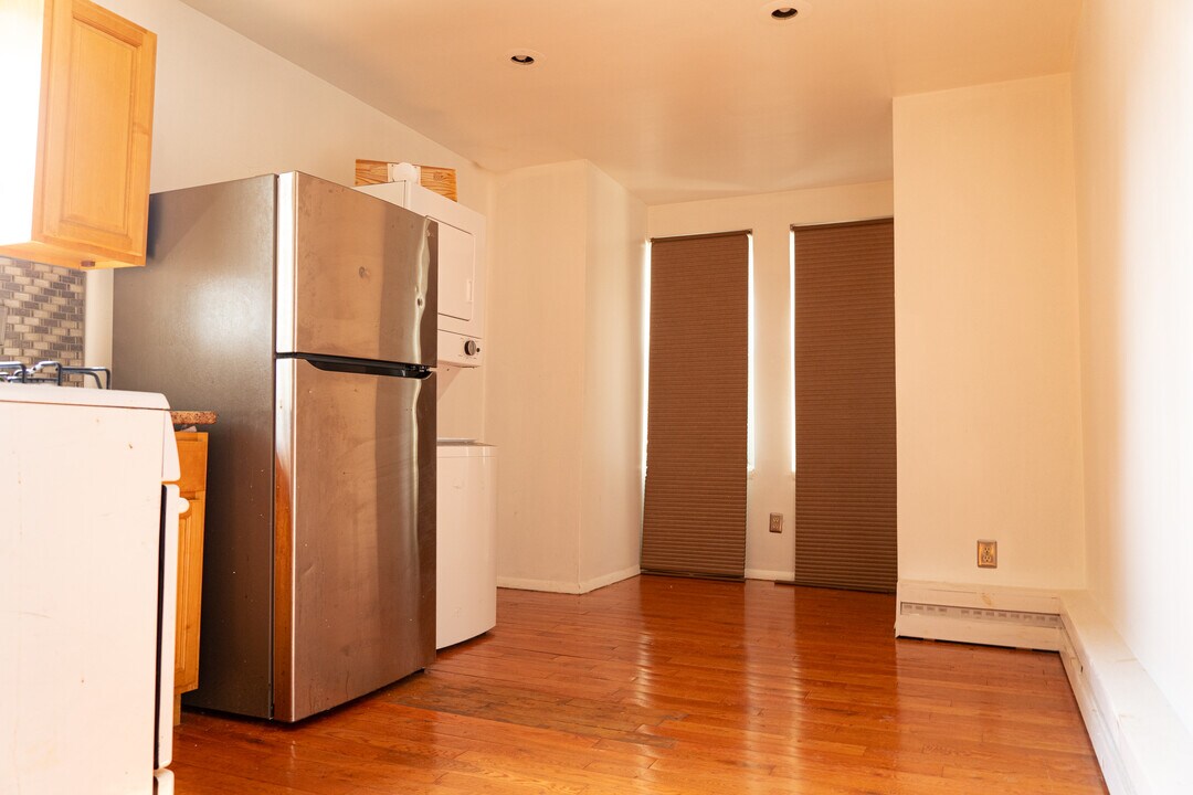 4837 Parrish St, Unit 2nd Floor in Philadelphia, PA - Building Photo