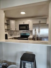 194 Santa Clara Dr in Naples, FL - Foto de edificio - Building Photo