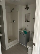 4645 E Oakwood Dr in Pleasant Hill, IA - Building Photo - Building Photo