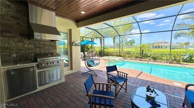 28026 Wicklow Ct in Bonita Springs, FL - Foto de edificio - Building Photo