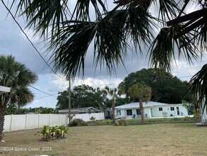 407 Bunker St in Melbourne, FL - Foto de edificio - Building Photo