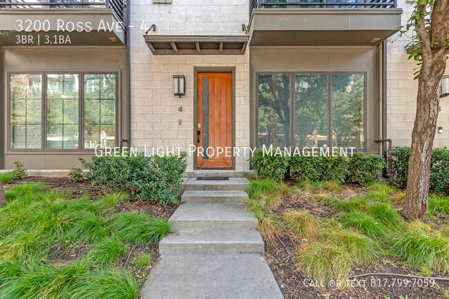 3200 Ross Ave in Dallas, TX - Building Photo - Building Photo