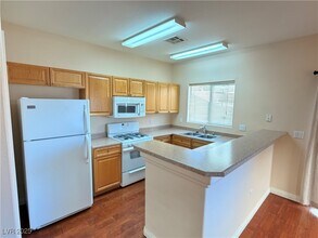 9325 Indian Corn Ct in Las Vegas, NV - Building Photo - Building Photo