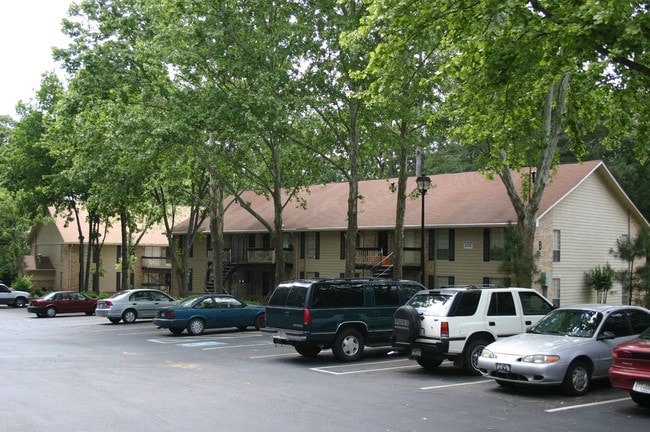 Evergreen Apartments in Jonesboro, GA - Foto de edificio - Building Photo