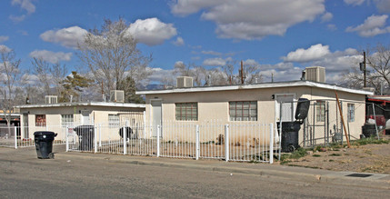 208-212 Espanola St NE in Albuquerque, NM - Foto de edificio - Building Photo