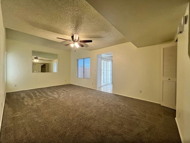 924 E Diamond Dr in Tempe, AZ - Building Photo - Building Photo