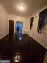 819 E Locust Ave in Philadelphia, PA - Building Photo - Building Photo