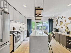 11 Hill Crest Ave in Toronto, ON - Building Photo - Building Photo