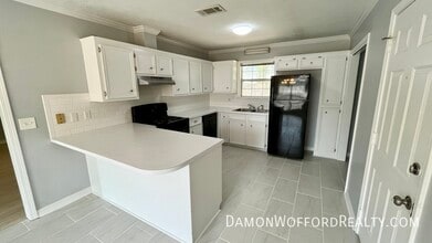 121 Stockton Dr in Flowood, MS - Building Photo - Building Photo